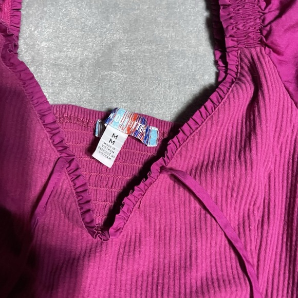 Urban Outfitters Top Womens Medium‎ Puff Sleeve Smockedv Neck Cropped Coquette - Picture 4 of 6